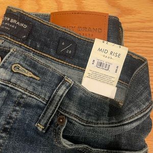 Lucky Brand Ava Crop Jeans. Size 6/28. Never worn!
